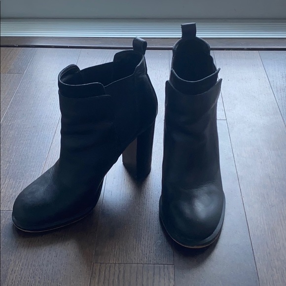 Sam Edelman Shoes - Sam Edelman Leather Heeled Black Booties
